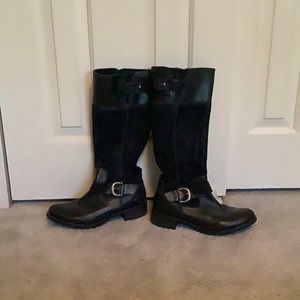 Black suede and lather Timberland boots.